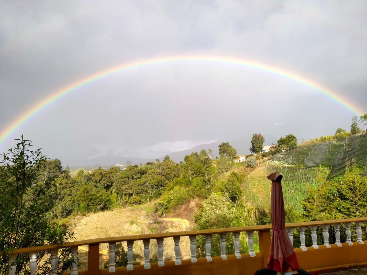 Vista Hermosa Eco Hostal Carmen de Viboral ภายนอก รูปภาพ