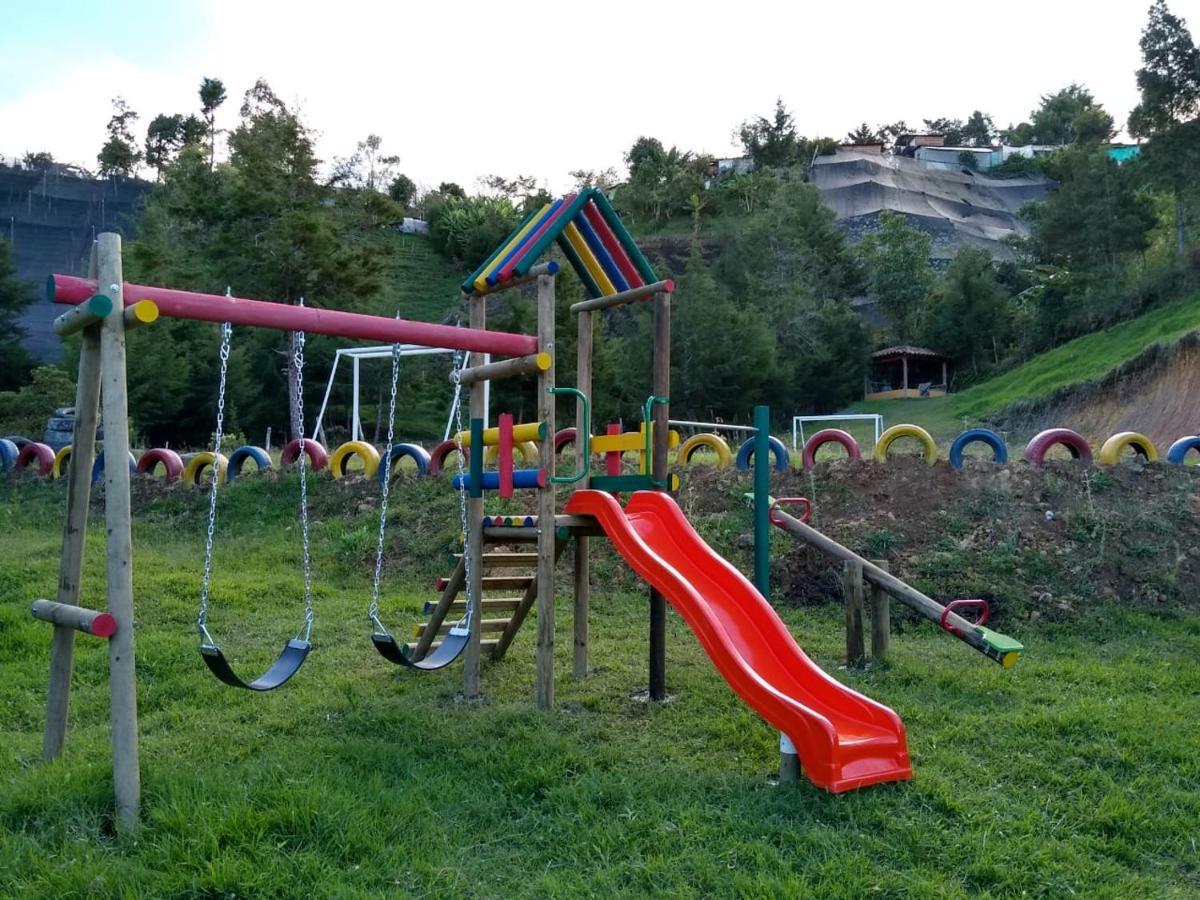 Vista Hermosa Eco Hostal Carmen de Viboral ภายนอก รูปภาพ